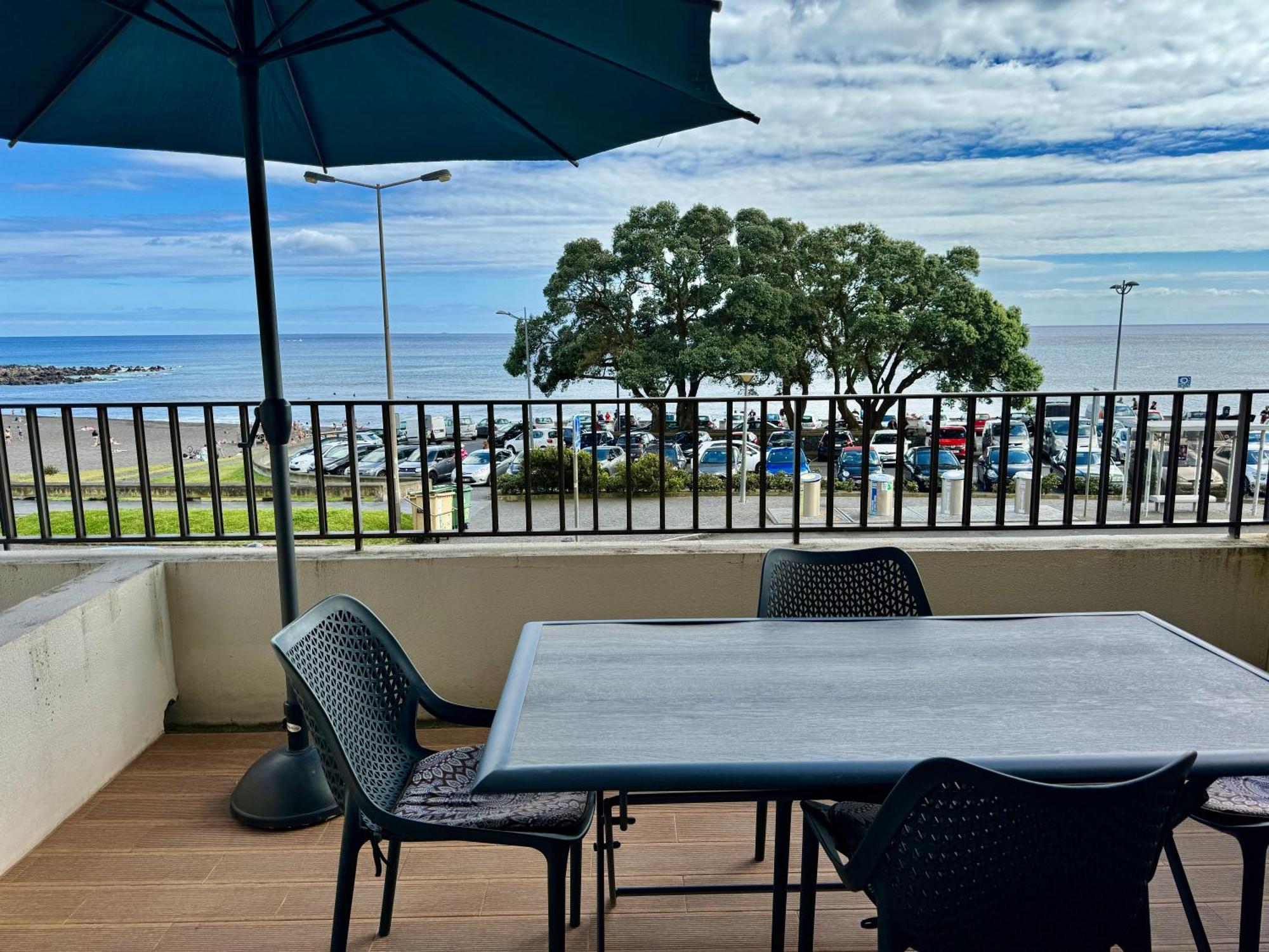 Beach Front House Πόντα Ντελγκάντα Εξωτερικό φωτογραφία